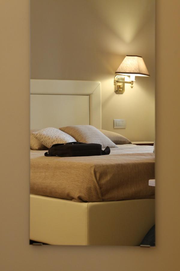 Bronzino House Bed & Breakfast Милано Екстериор снимка